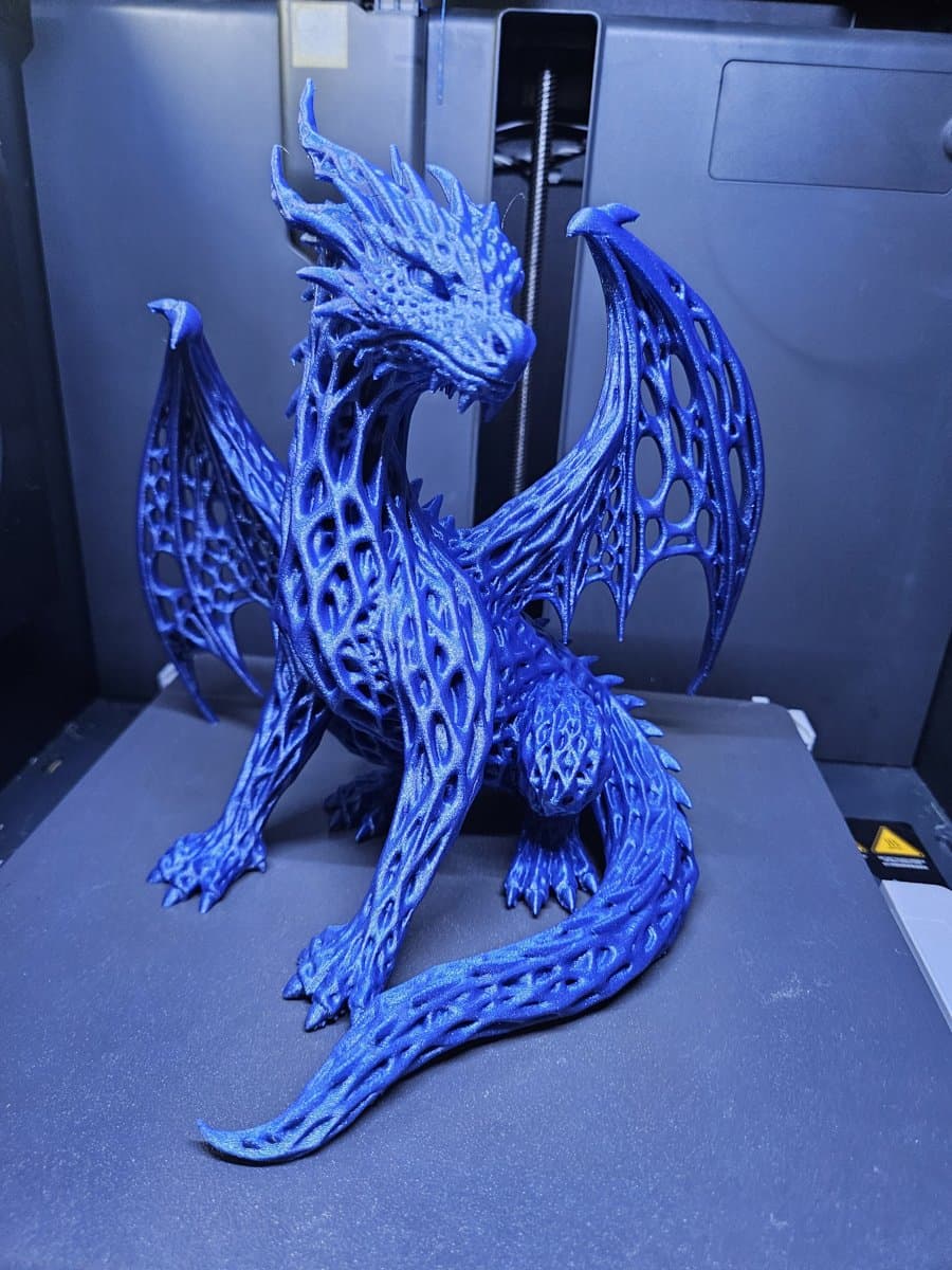 Mystic Ejderha Figürü – Kanatlı Detaylı Dekoratif Ejderha Heykeli – 3D baskı PLA